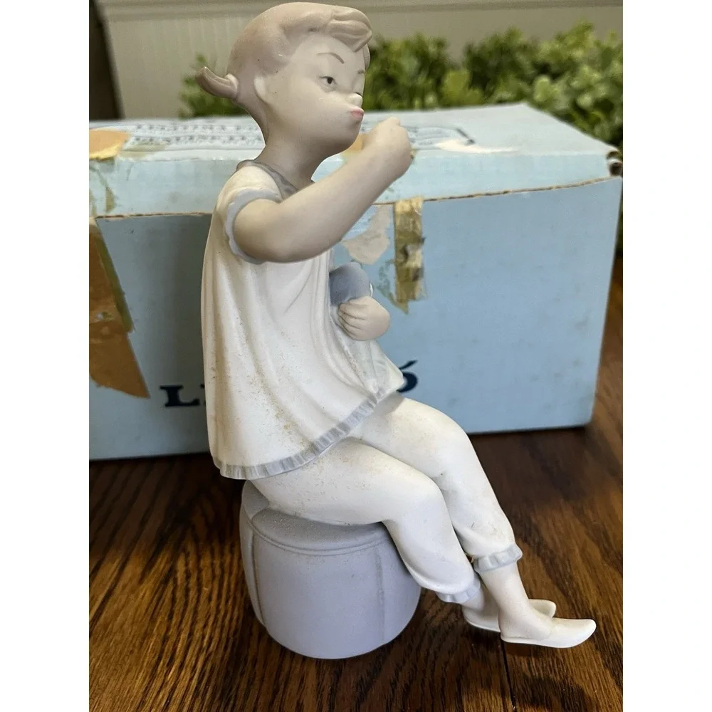 Lladro #1083 